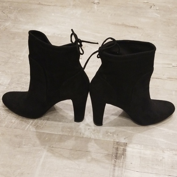 💕CHARLES DAVID💕 Black Microsuede Heel Booties - Picture 1 of 8